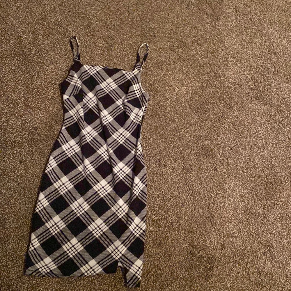Dress never worn like new